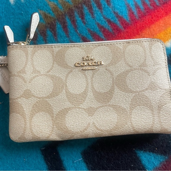 Coach Handbags - Coach Double pocket pouch